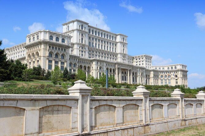 10 h Ceausescu Communism Private Tour in Bucharest plus Dracula's Grave - A private 10-hour mix of communism and Dracula’s Grave