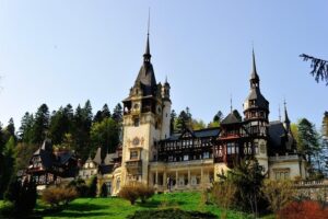 Dracula's Castle & Peles Palace Tour from Bucharest Including Brasov Old Town - Bucharest to Sinaia: the morning start that sets the tone
