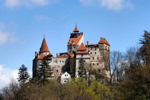 From Brasov: Small-group tour Bran, Rasnov, and Peles Castles - Râșnov Fortress when the interior is closed: what you can still get