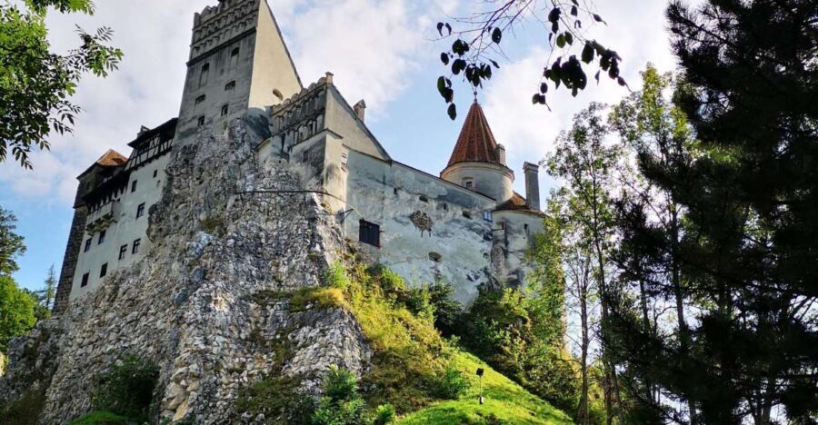 From Bucharest: Dracula Castle Day Trip - Sinaia Monastery: a 17th-century stop with Mount Sinai inspiration