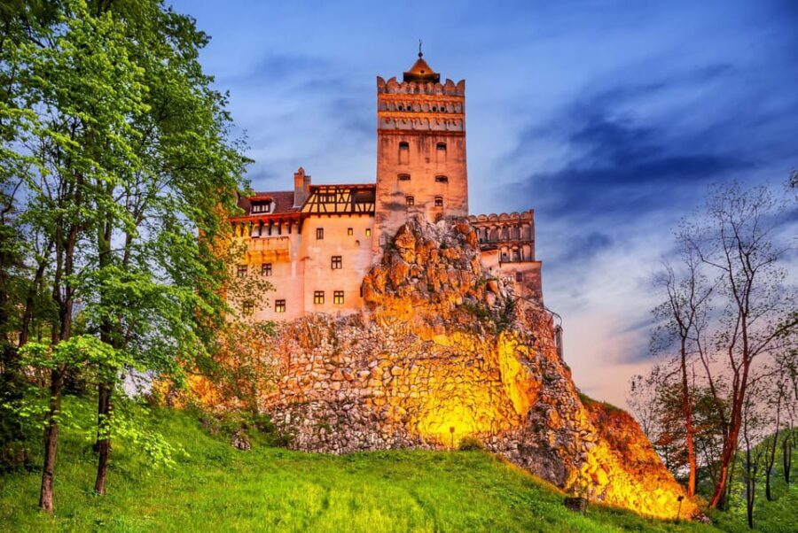 Minivan 8 Places : Dracula Castle, Peles, & Brasov Day Tour - Who should book this tour, and who should think twice
