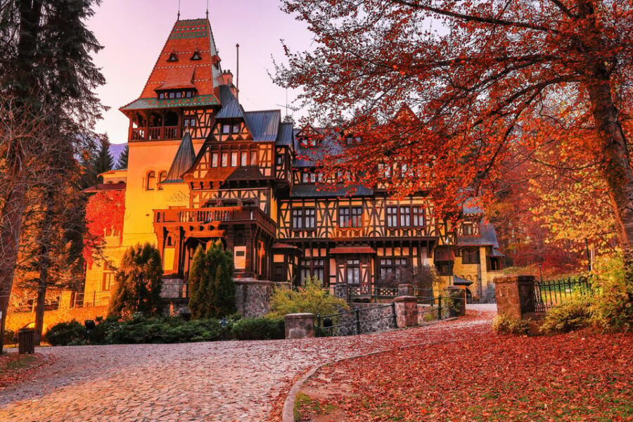 Minivan 8 Places : Dracula Castle, Peles, & Brasov Day Tour - FAQ