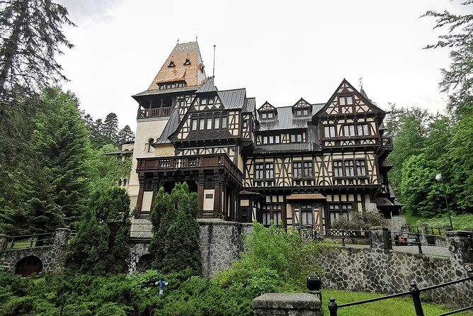 Private Day Tour - Transylvania & Dracula's Castle Through The BackDoor! - Stop 1: Bran Castle, Dracula folklore without the chaos