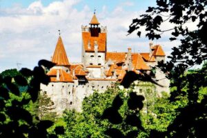Private Tour to Dracula's Castle, Peles Castle from Bucharest - Stop 1: Peles Castle—royal beauty at the mountain foot